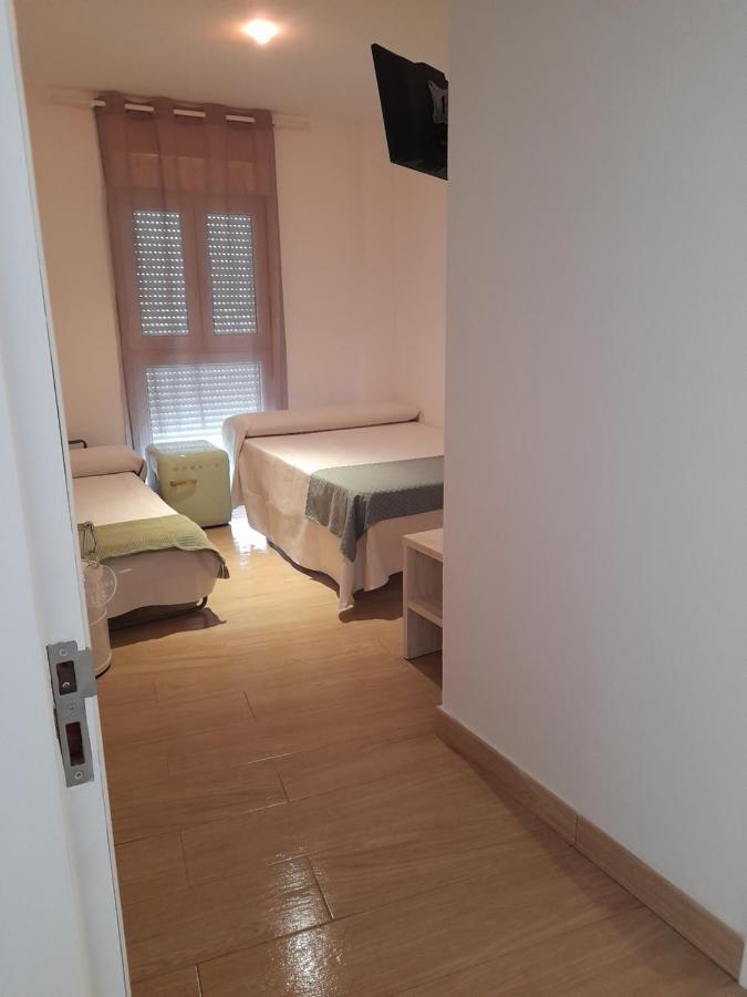 Hostal Casandra - Antiguo Hostal Los Valencianos Коніль-де-ла-Фронтера Номер фото