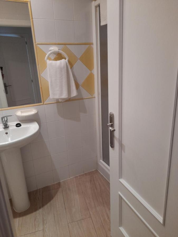 Hostal Casandra - Antiguo Hostal Los Valencianos Коніль-де-ла-Фронтера Номер фото