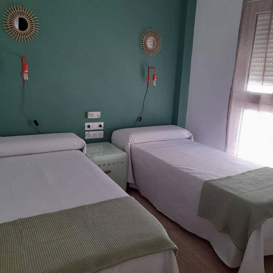 Hostal Casandra - Antiguo Hostal Los Valencianos Коніль-де-ла-Фронтера Екстер'єр фото