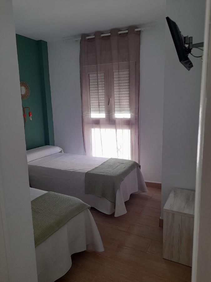 Hostal Casandra - Antiguo Hostal Los Valencianos Коніль-де-ла-Фронтера Екстер'єр фото